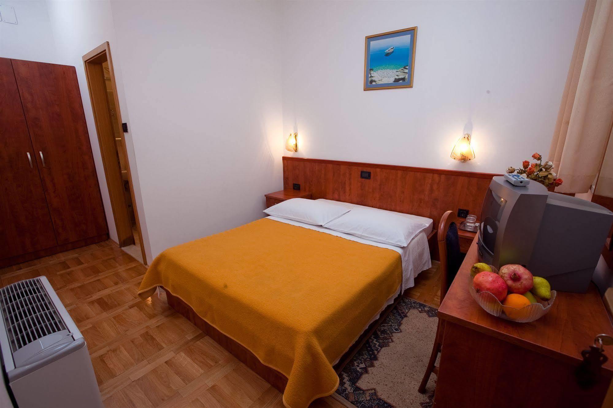 Villa Vinka Тучепи Екстер'єр фото
